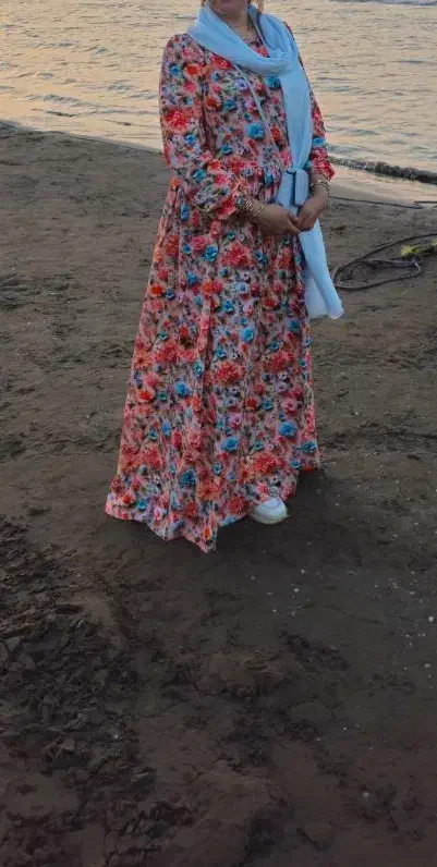 ساحلی نخی|لباس|میانه, |دیوار