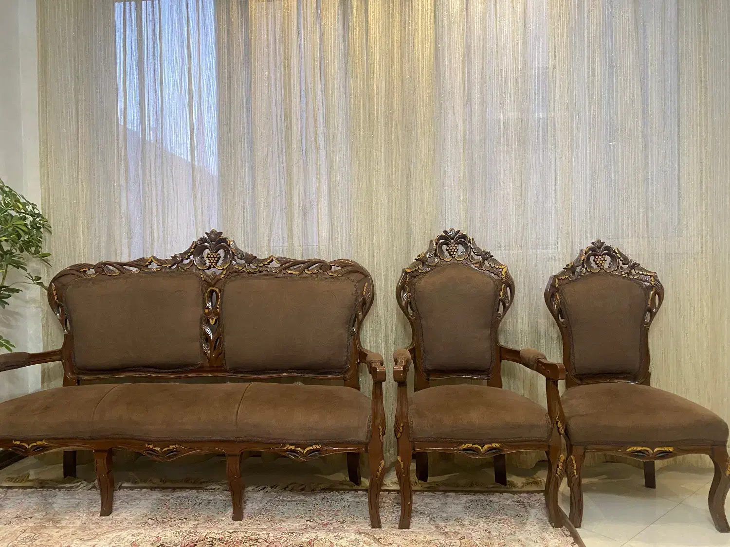 فروش مبل سلطنتی چوب گردو دسته دوم|مبلمان خانگی و میز عسلی|تهران, کرمان|دیوار