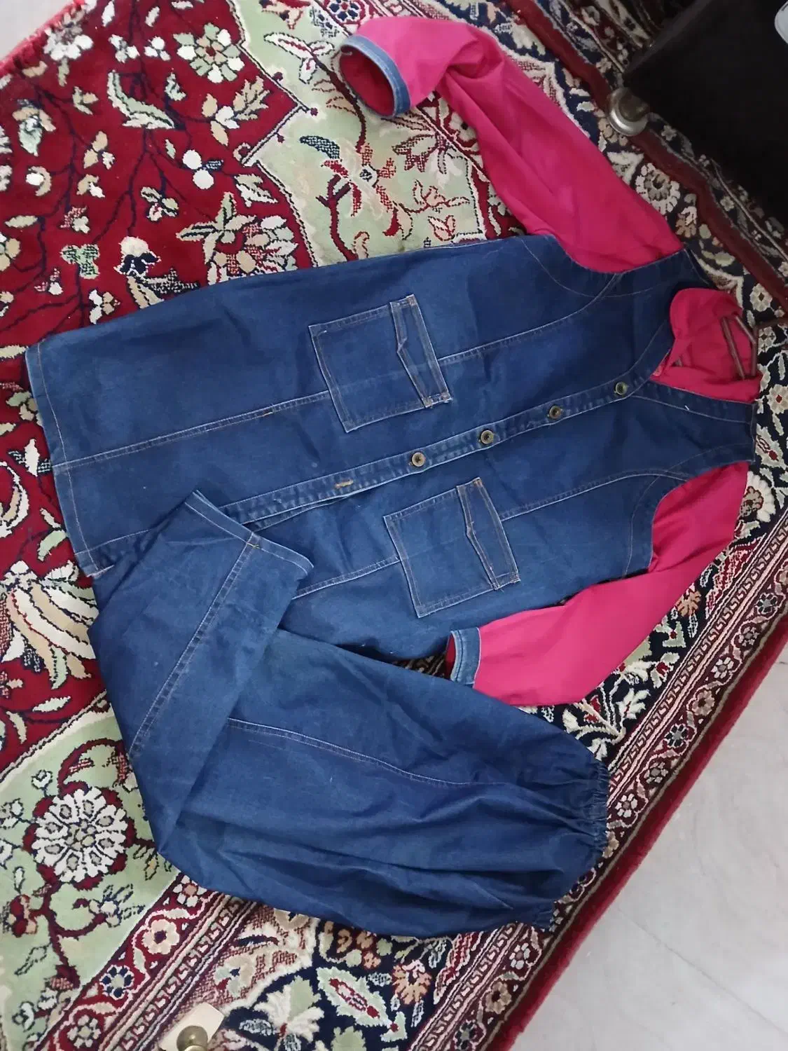 شخصی|لباس|تربت جام, والفجر|دیوار