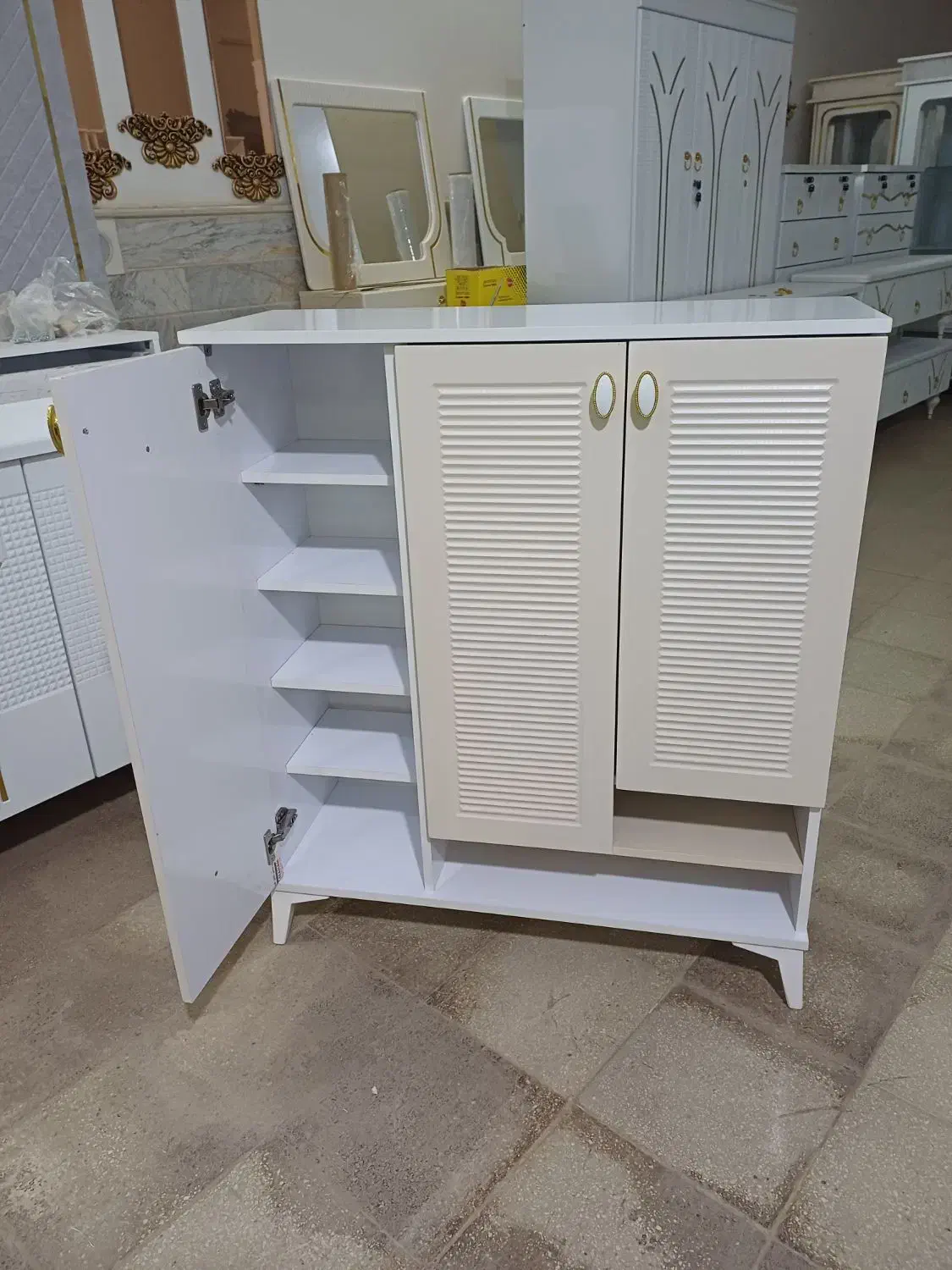 جاکفشی زیبا و جادار|جاکفشی، کمد، دراور|قم, زند آباد|دیوار