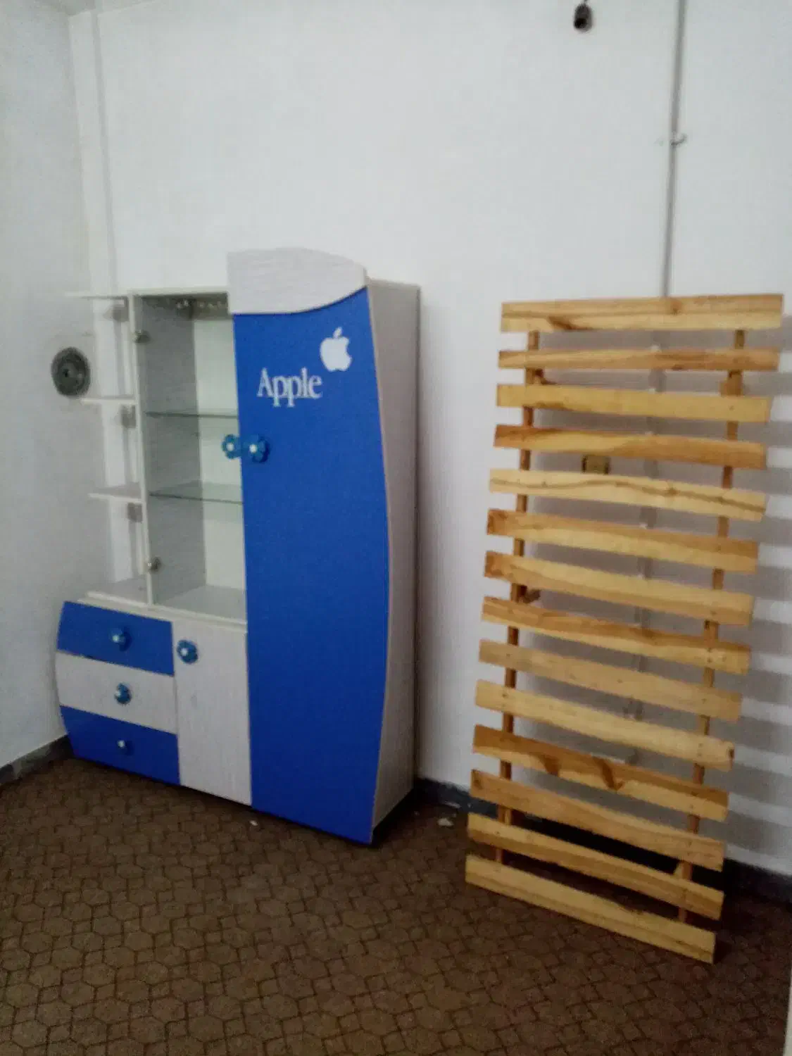 تخت و کمد و ویترین|تخت و سرویس خواب|آمل, |دیوار