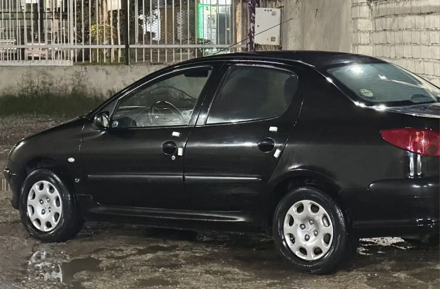 پژو ۲۰۶sdمدل ۹۸ بیرنگ درجه یک|خودرو سواری و وانت|بابل, |دیوار