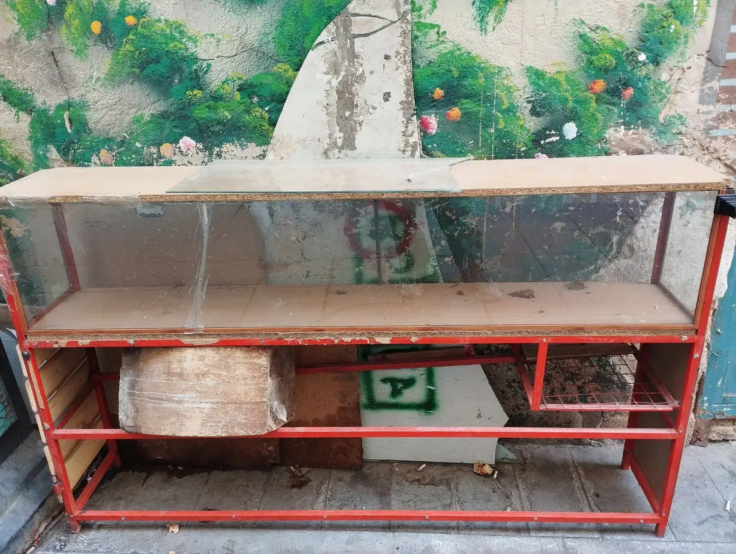 ویترین اهنی|فروشگاه و مغازه|قم, ارم|دیوار