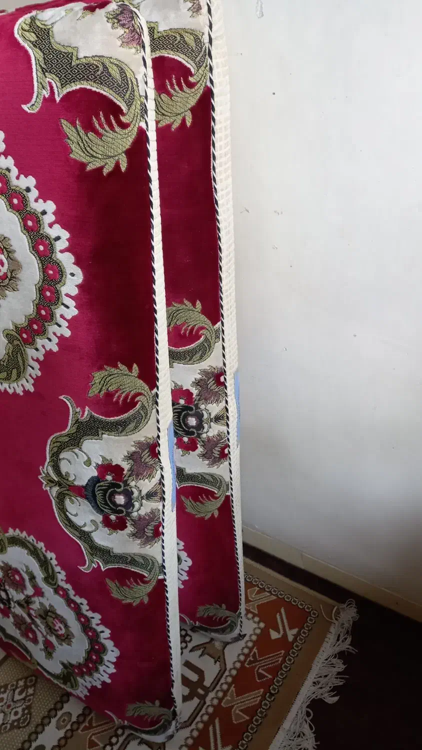 ۴عدد پشتی|پشتی|فولادشهر, A1|دیوار