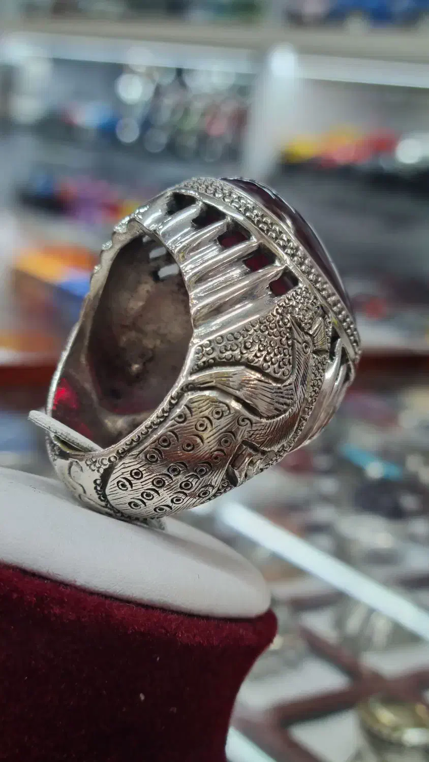 یاقوت قواره درشت|جواهرات|یزد, |دیوار