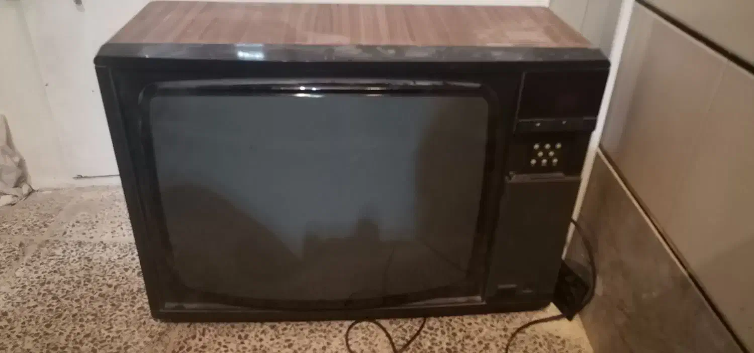 تلویزیون پارس قدیمی سالم|تلویزیون و پروژکتور|خمینی‌شهر, |دیوار