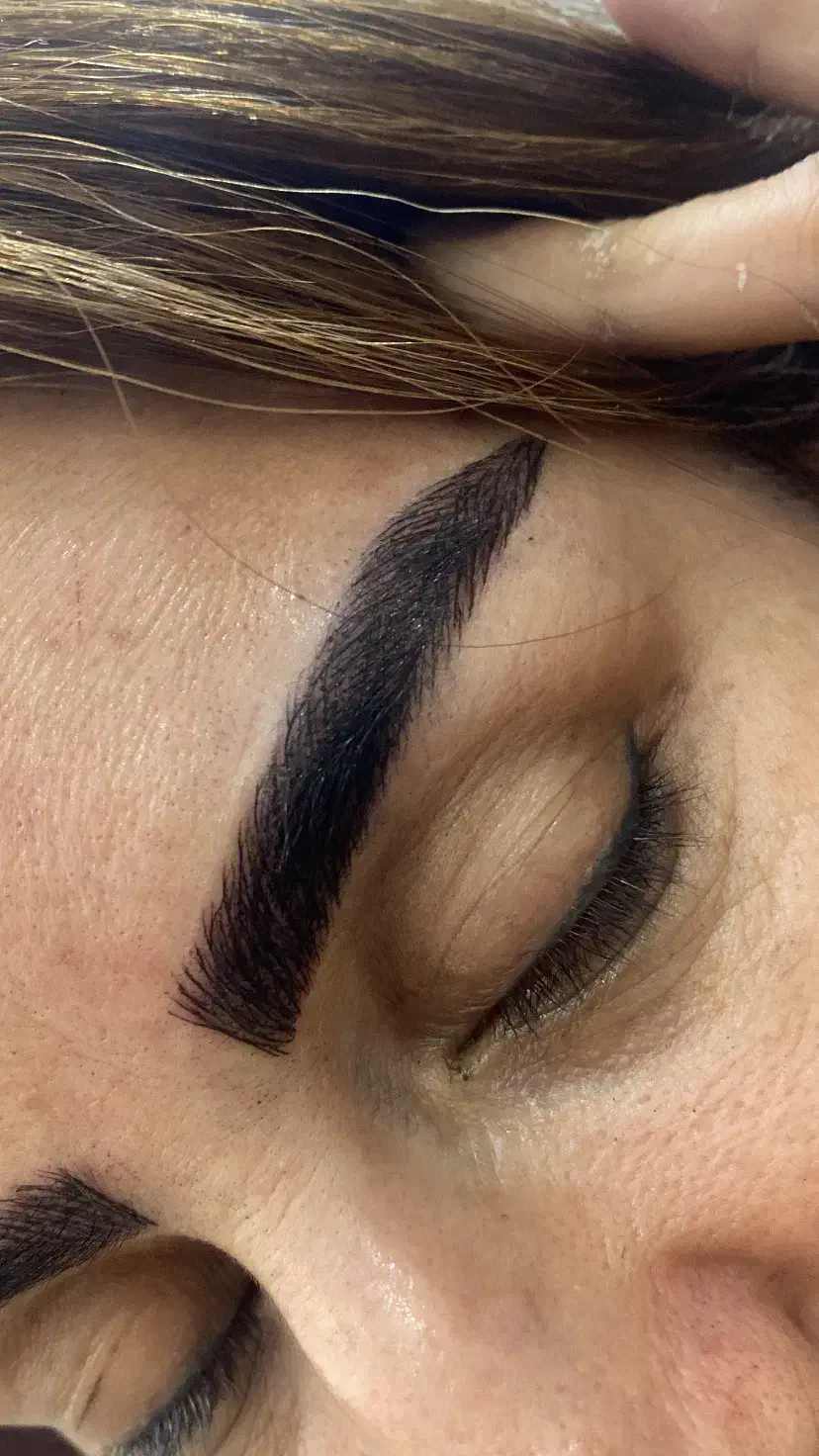 میکروبلیدینگ تخصصی ابرو با طراحی طبیعی و ظریف|خدمات آرایشگری و زیبایی|میبد, |دیوار