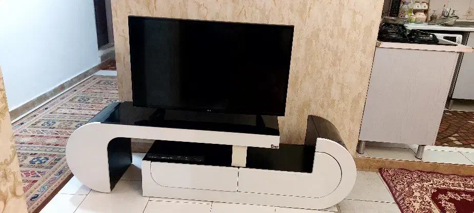 تلویزیون ال جی ۴۲ اینچ|تلویزیون و پروژکتور|کرمانشاه, |دیوار