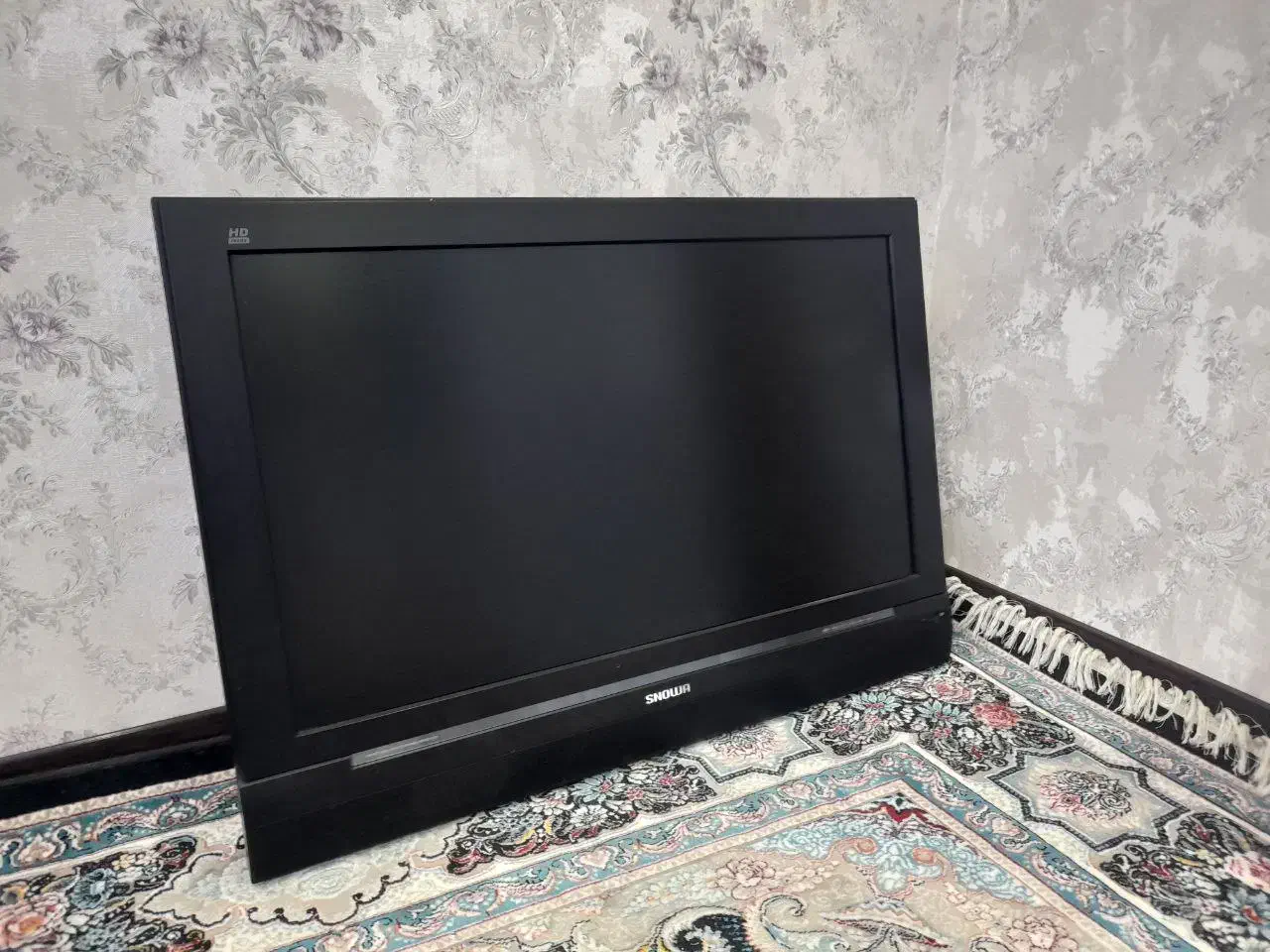 تلوزیون اسنوا|تلویزیون و پروژکتور|لنجان, |دیوار