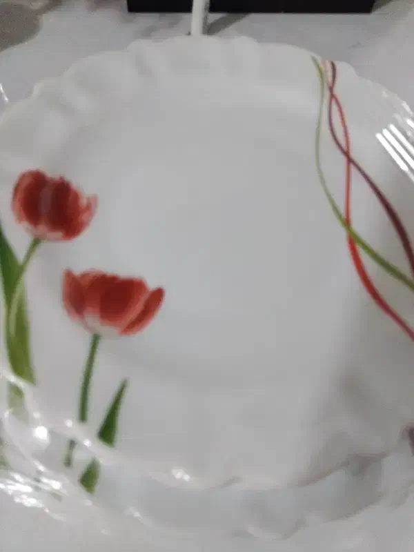 یک سرویس غذاخوری ۱۹پارچه طرح گل لاله ایروپال|ظروف سرو و پذیرایی|مشهد, انقلاب|دیوار