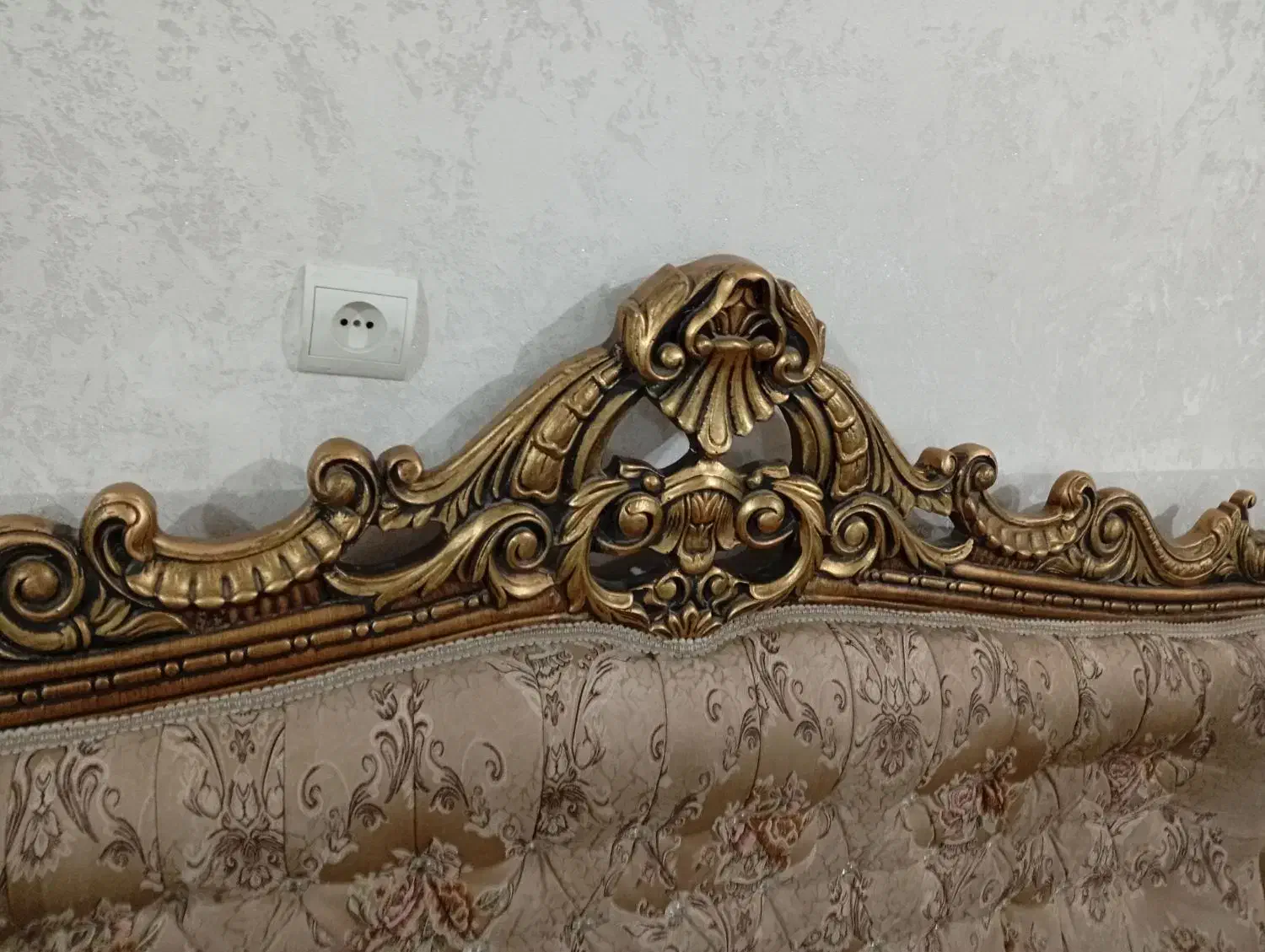 مبل سلطنتی ۹نفره  فروش بدلیل تغییر دکوراسیون|مبلمان خانگی و میز عسلی|بندر امام خمینی, |دیوار