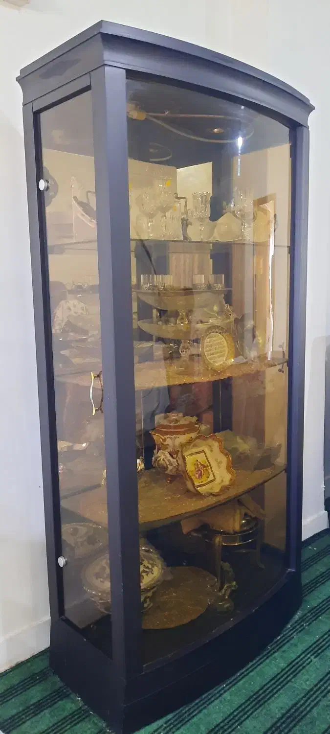 فروش فوری بوفه و میز و آینه چوبی|بوفه، ویترین، کنسول|رشت, کوی طالقانی|دیوار