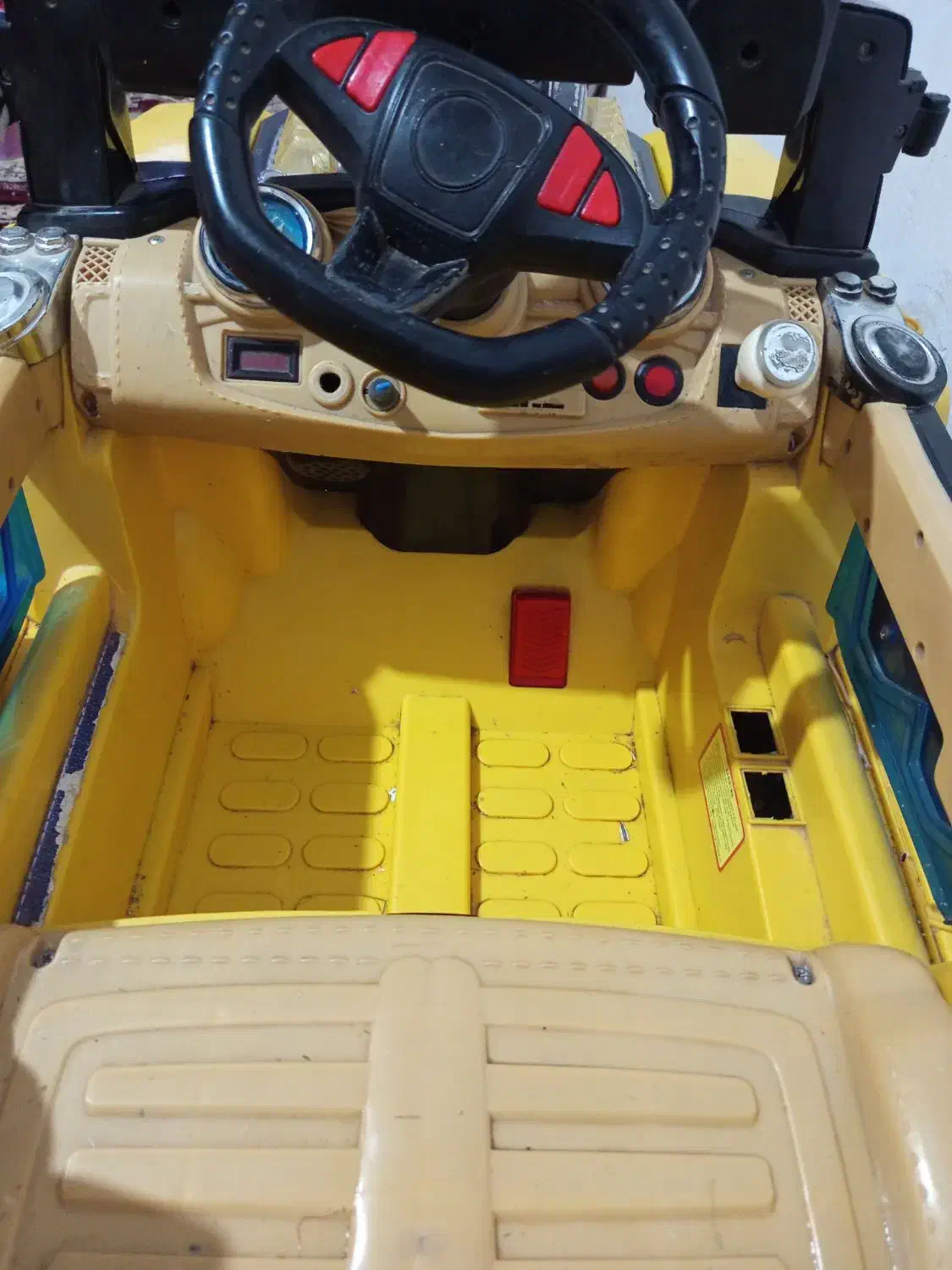 ماشین شارژی دونفره دنده ای کاملا سالم|اسباببازی بچه|خرمآباد, |دیوار