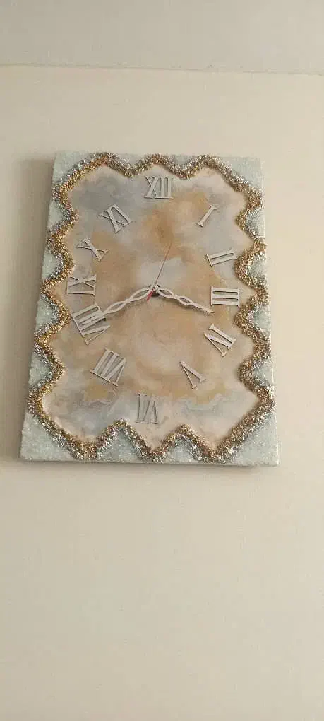 تولید و پخش انواع ساعتهای دیواری رزینی|ساعت دیواری و تزئینی|محمدشهر, همایون ویلا|دیوار