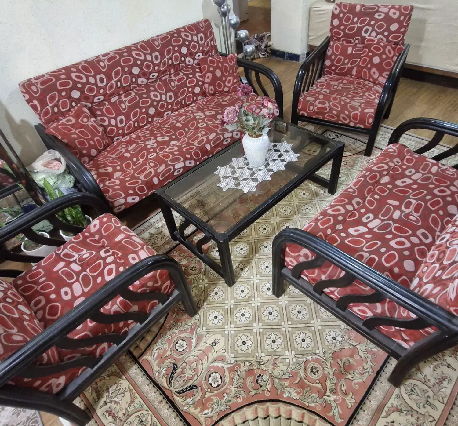 تلویزیون پاناسونیک با میز تلویزیون زیر قیمت|تلویزیون و پروژکتور|بندرعباس, |دیوار