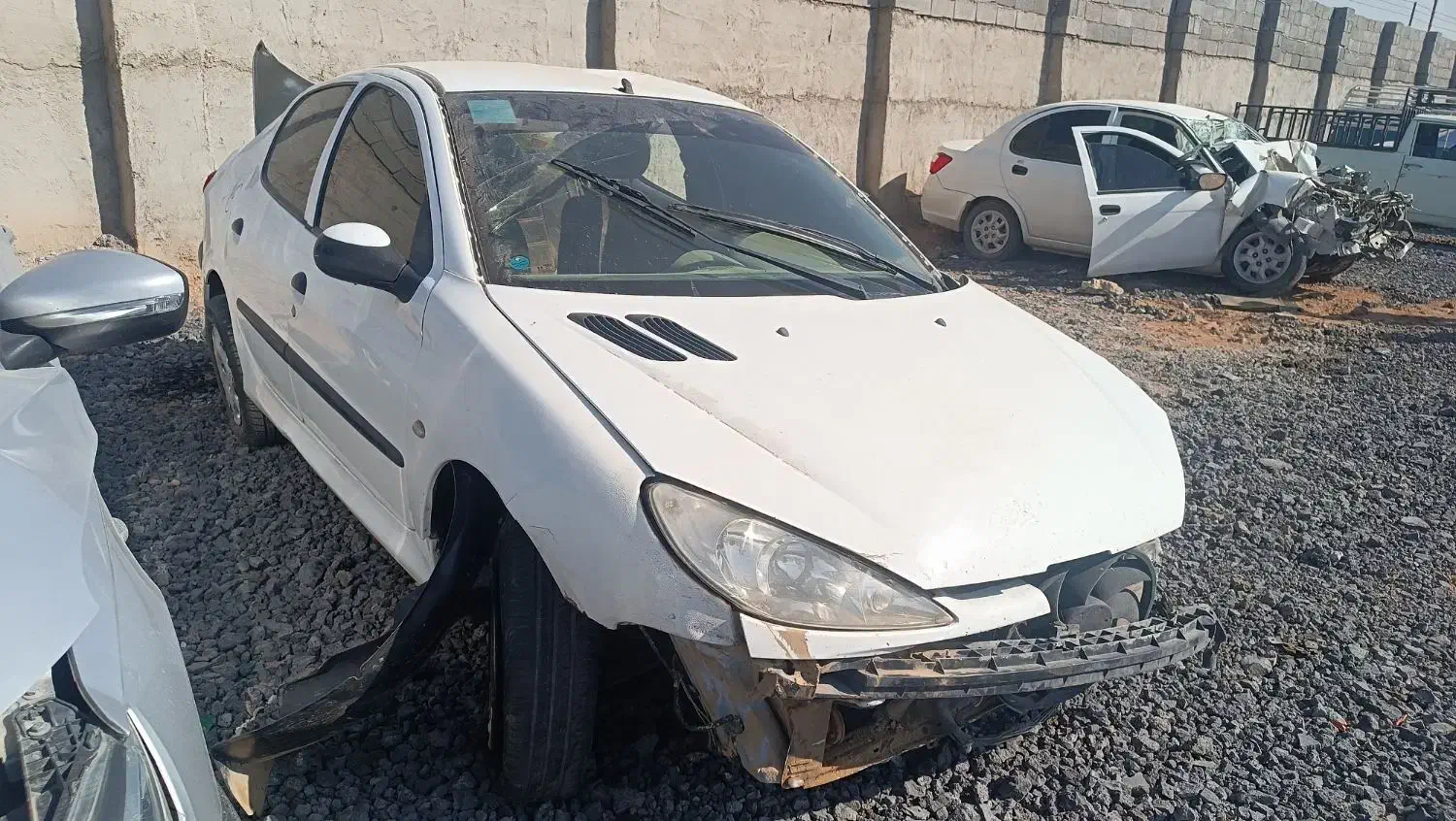 ۲۰۶ V8 تصادفی|خودرو سواری و وانت|اهواز, ۲۴ متری|دیوار