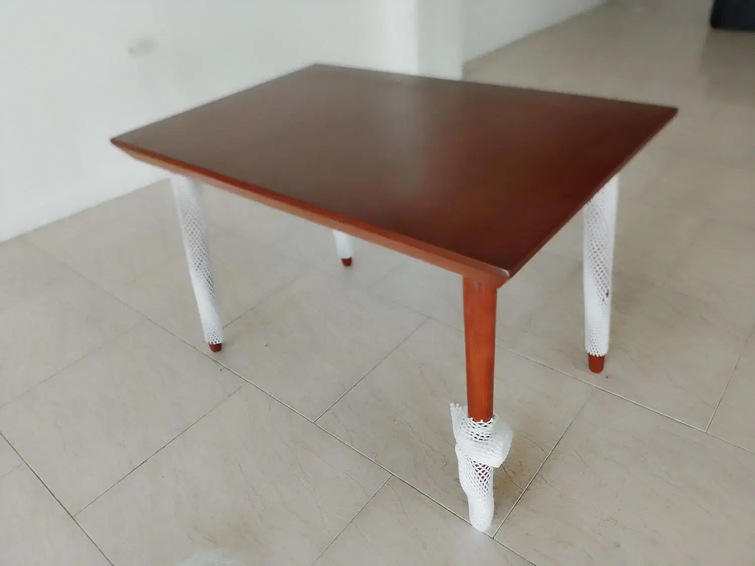 میز ناهارخوری ساده چهار نفره|میز و صندلی غذاخوری|بهنمیر, |دیوار