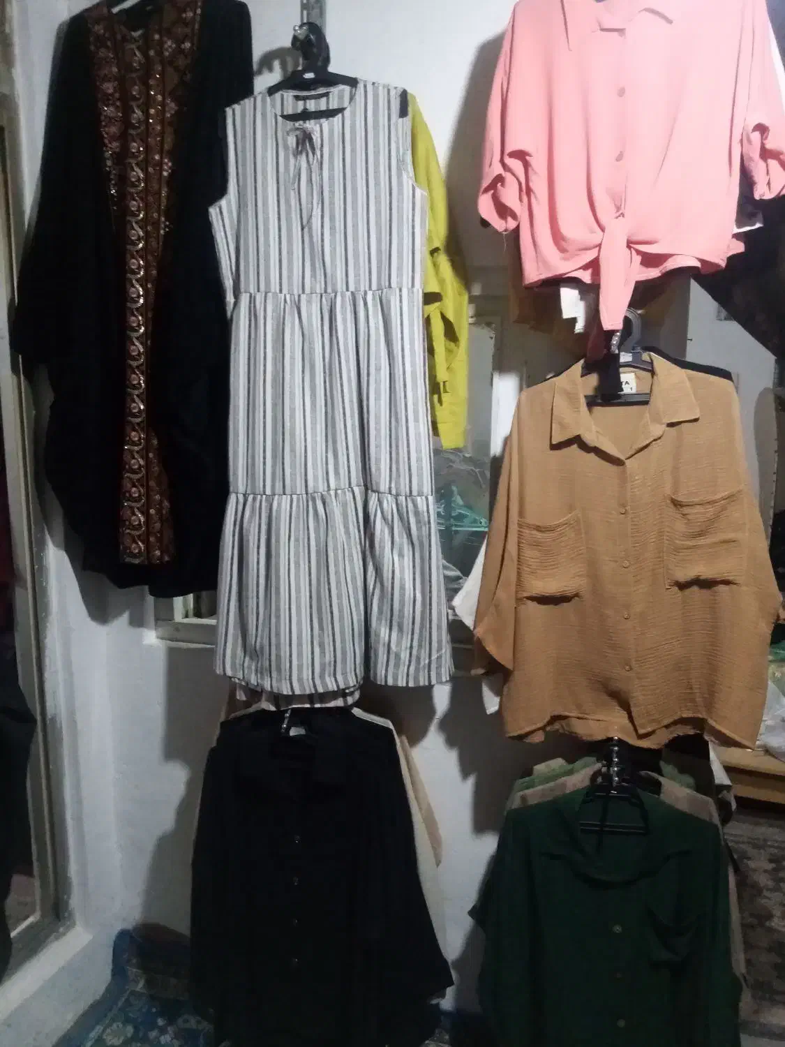 فروش لباس نوع|لباس|لاهیجان, گلستان|دیوار