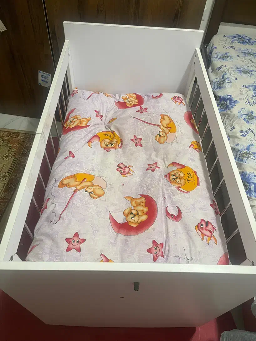 تخت وگهواره کنار مادر|تخت و صندلی بچه|قزوین, |دیوار