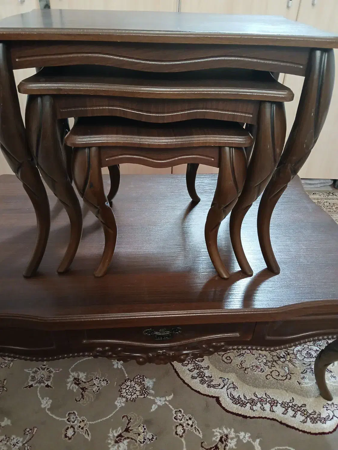 جلومبلی وعسلی|مبلمان خانگی و میز عسلی|قم, باغ شریفی|دیوار