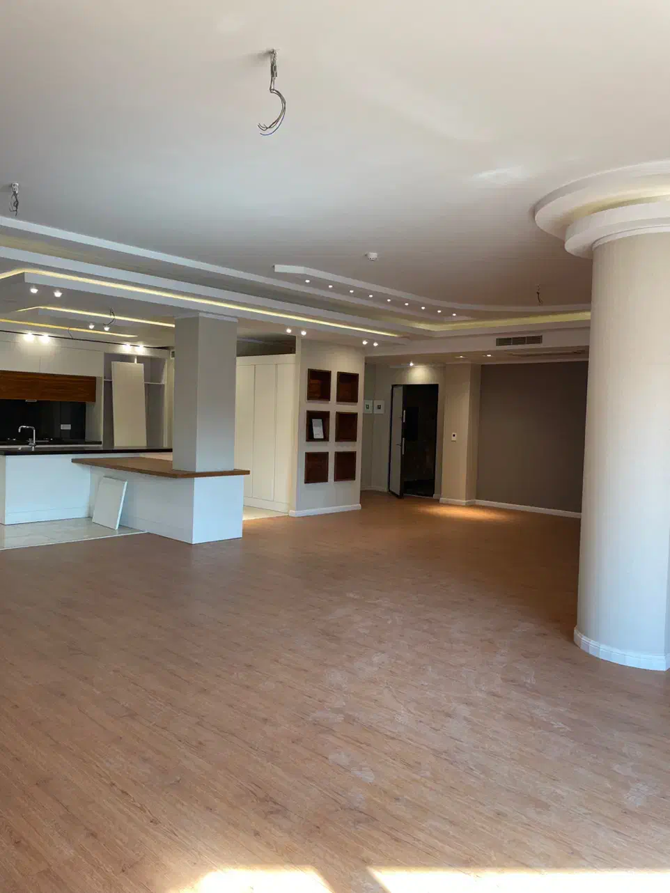 ۲۲۰ متر، لوکیشن۲۴ متری،امکانات فول،سرمایه گذاری|فروش آپارتمان|تهران, سعادت‌آباد|دیوار