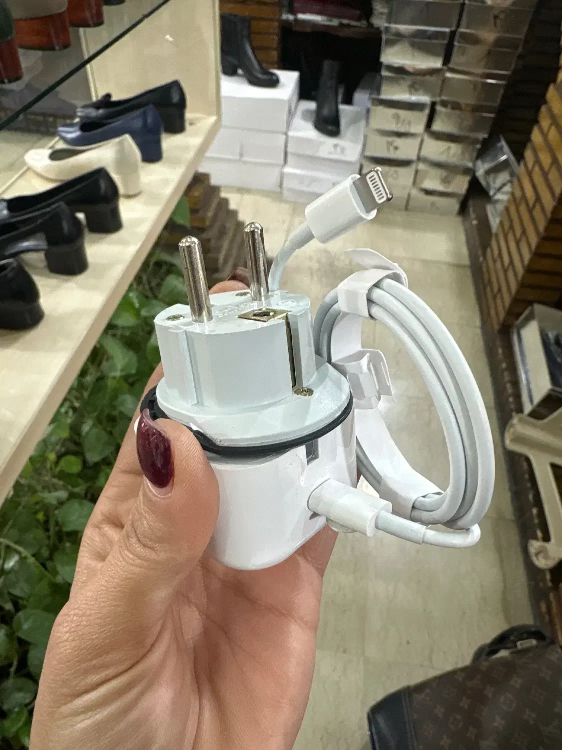 شارژر آیفون نو فقط یک مرتبه استفاده پلمپ|لوازم جانبی موبایل و تبلت|بابل, |دیوار