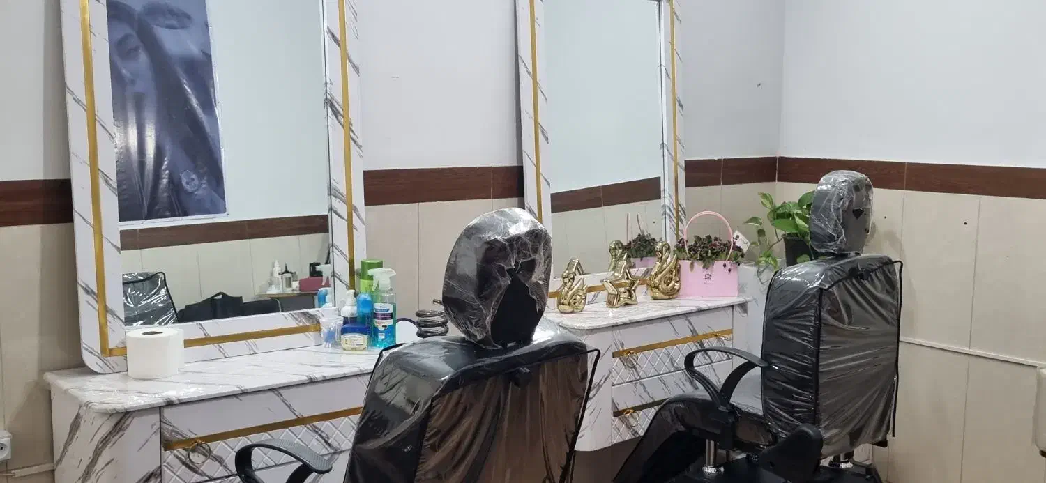 حراج تعدادی تجهیزات ارایشگاهی|آرایشگاه و سالن‌های زیبایی|تهران, جی|دیوار