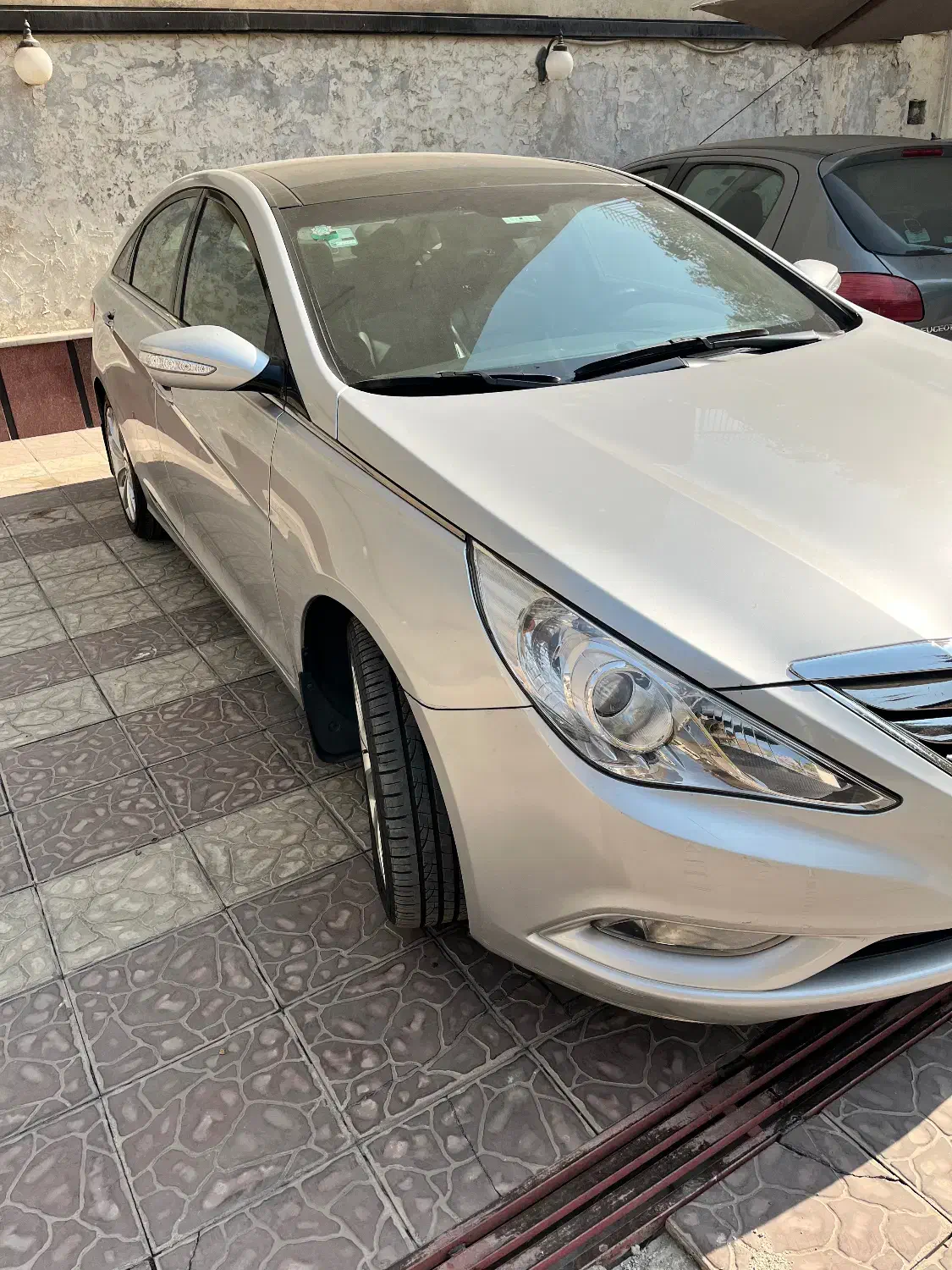 خسروانی //سوناتا وای اف ۲۰۱۳ نقره ای|خودرو سواری و وانت|تهران, حکمت|دیوار