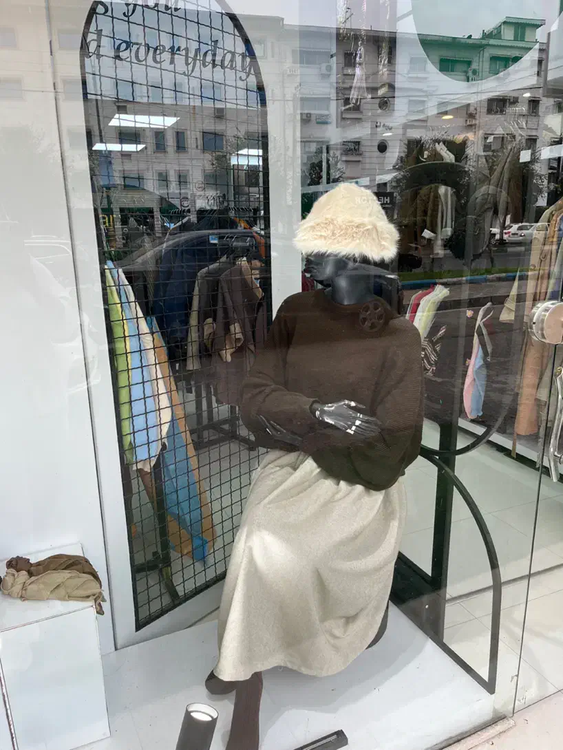 مانکن|فروشگاه و مغازه|رشت, معلم|دیوار