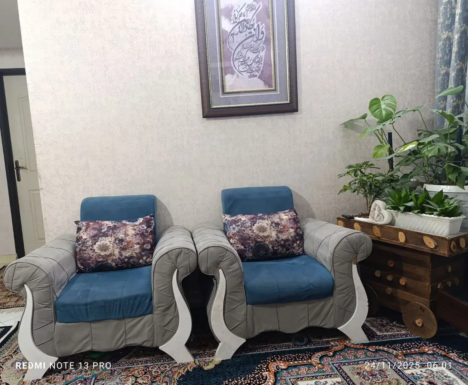 مبلمان|مبلمان خانگی و میز عسلی|گلبهار, شهر جدید گلبهار|دیوار