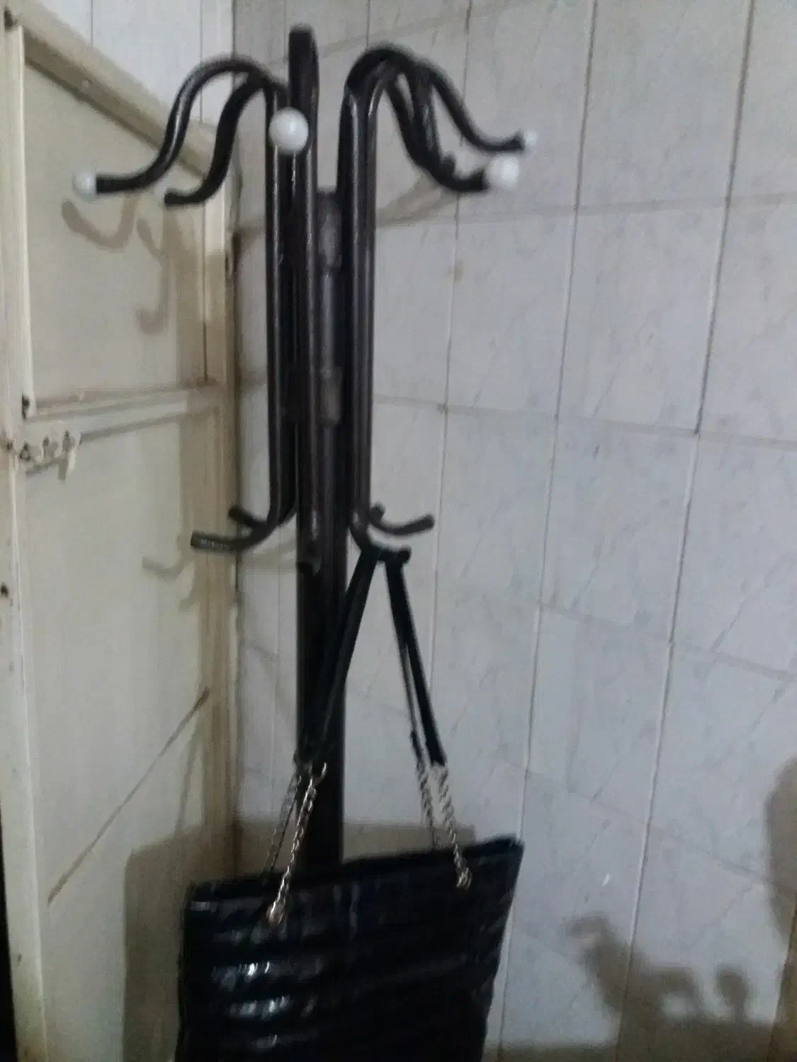 جالباسی ایستاده|بندرخت و رختآویز|کرمانشاه, |دیوار