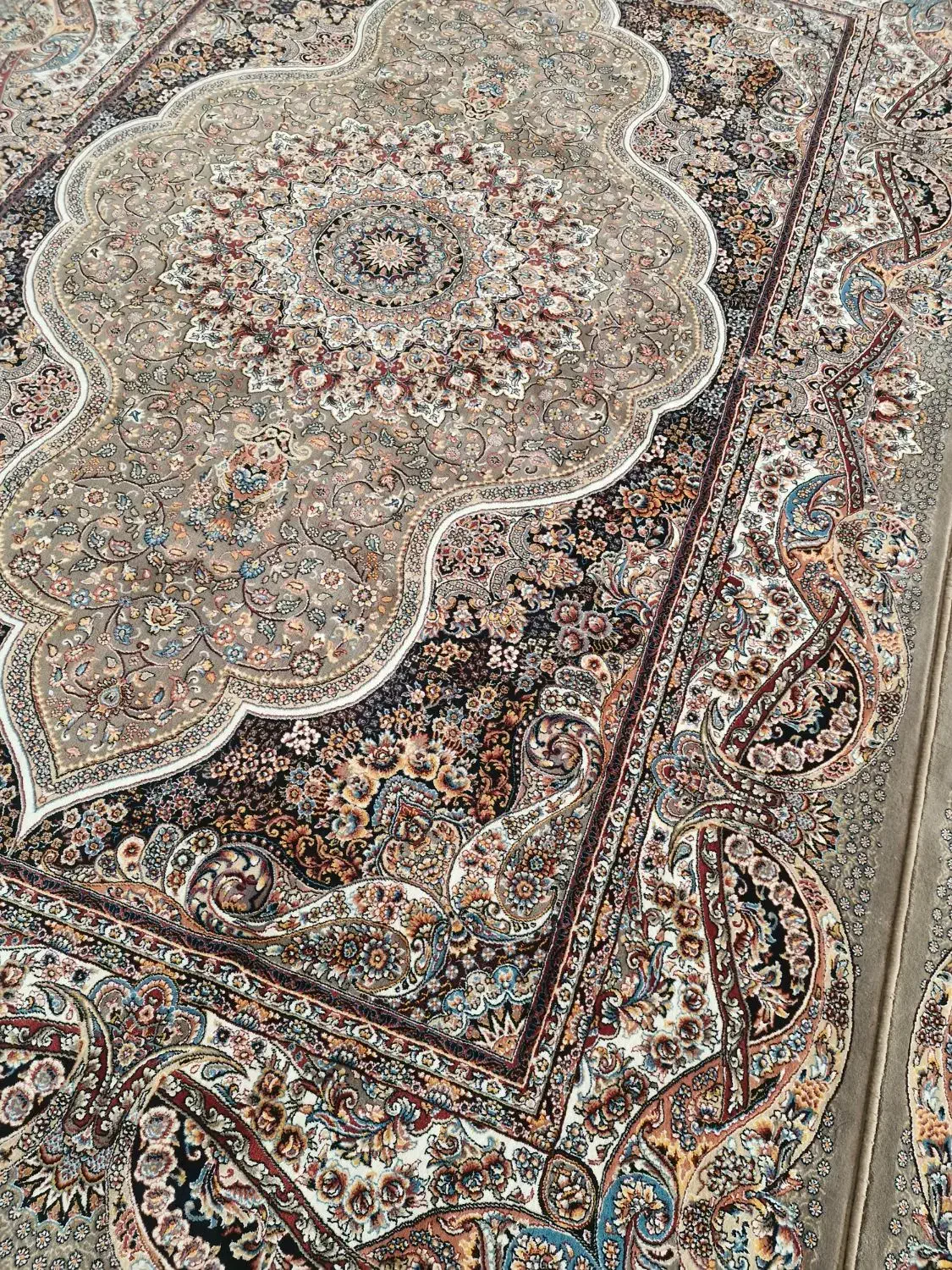 12متری|فرش|زنجان, |دیوار