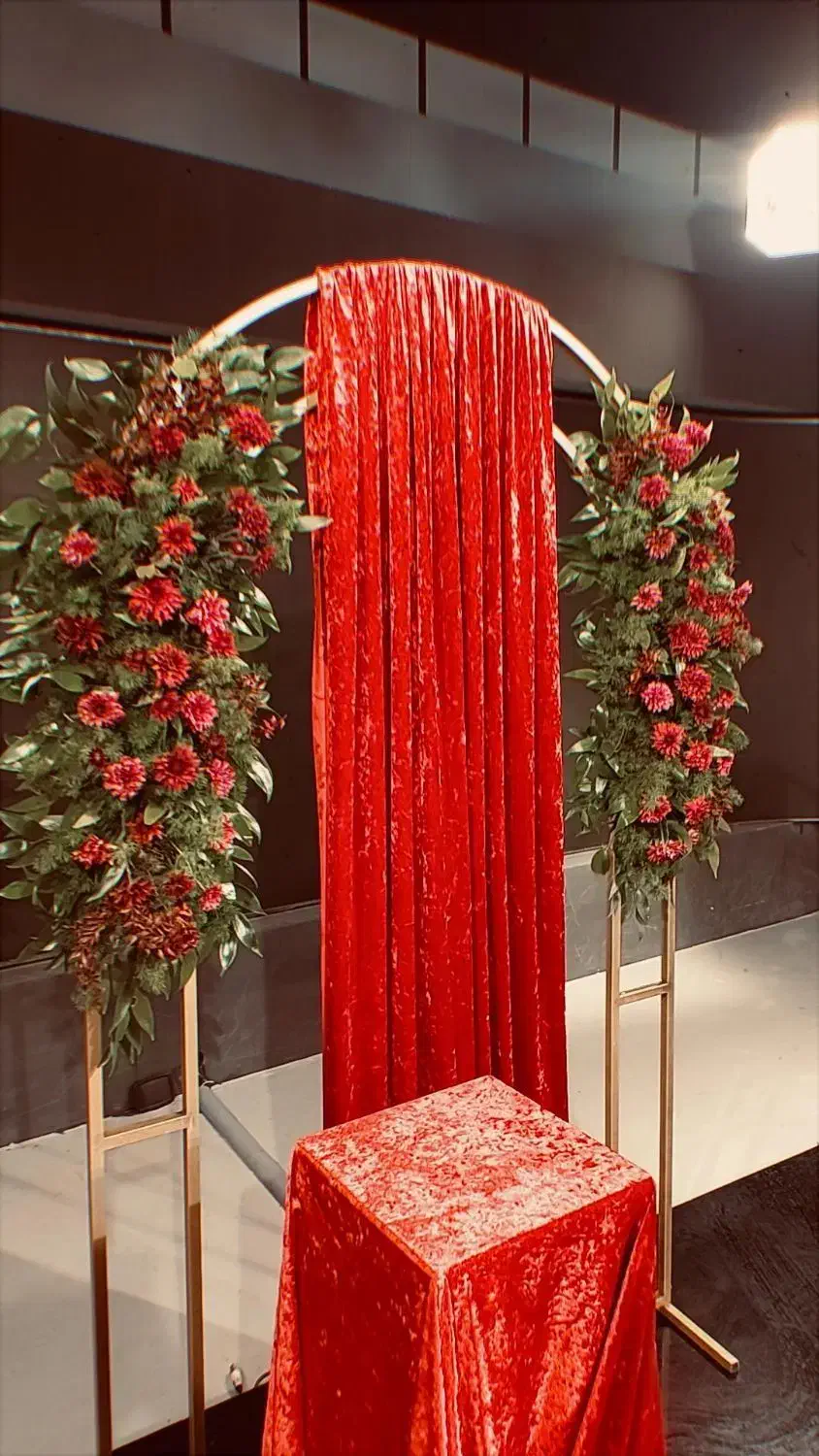 گل آرایی یلدا|گل و گیاه طبیعی|قم, تعویض پلاک|دیوار