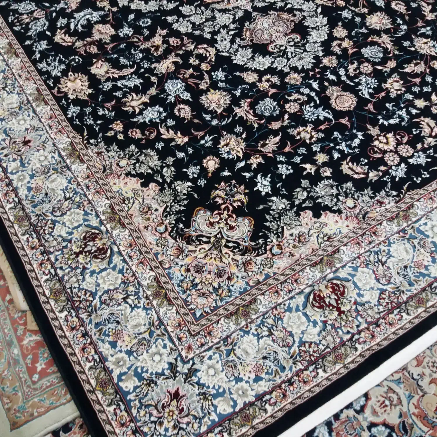 دوعدد ۶ متر زمرد مشهد درجه یک ۱۲۰۰ ش ۳۶۰۰تراکم|فرش|تهران, الهیه|دیوار