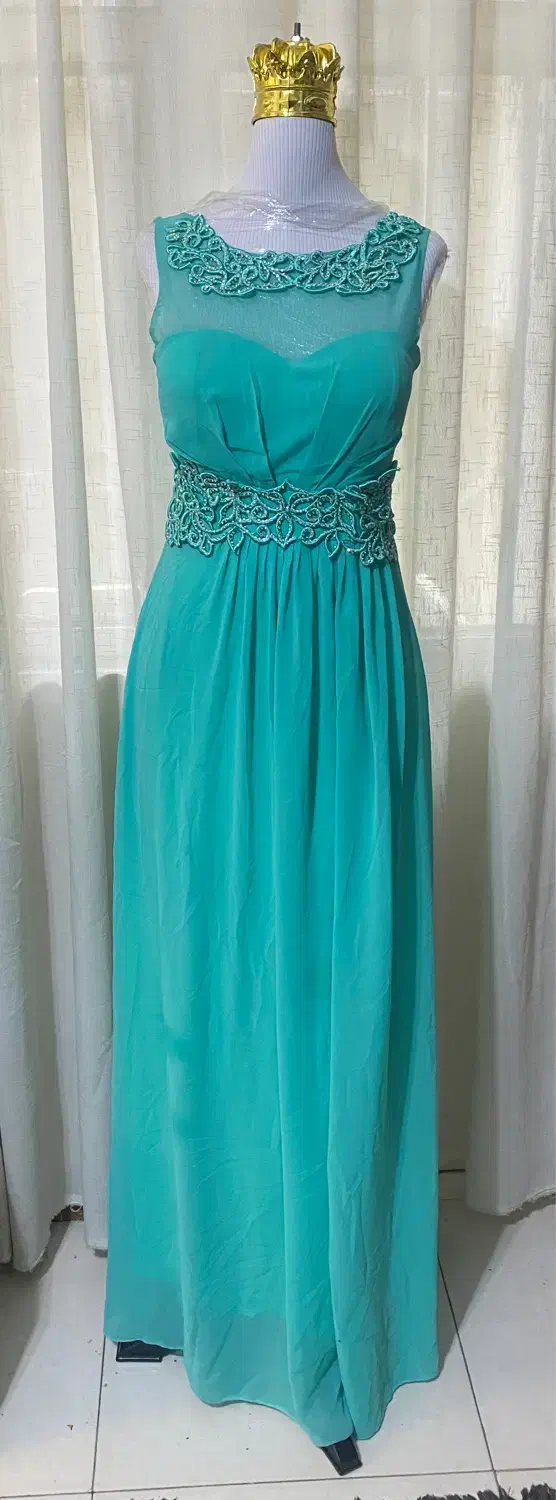 دو عدد لباس مجلسی شکل هم در دورنگ سفید و سبز|لباس|تهران, هاشمی|دیوار