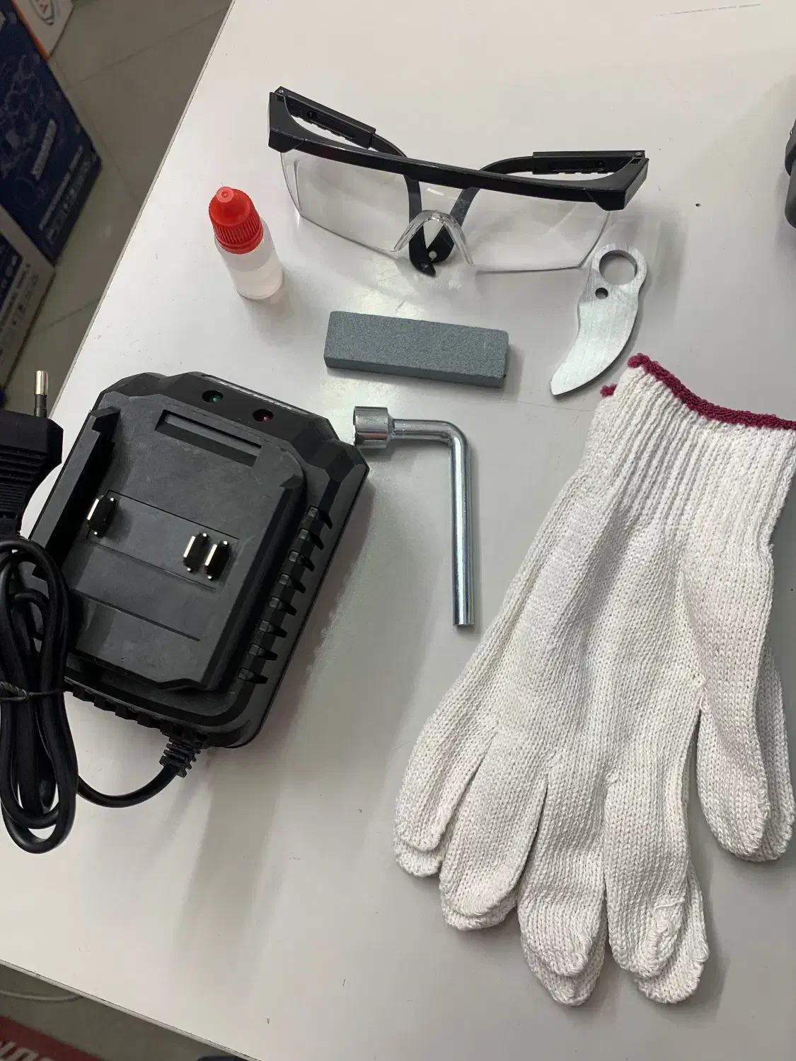 بکس شارژی ۱۰۰۰ نیوتن آنکور|ابزارآلات|تهران, بهجت‌آباد|دیوار