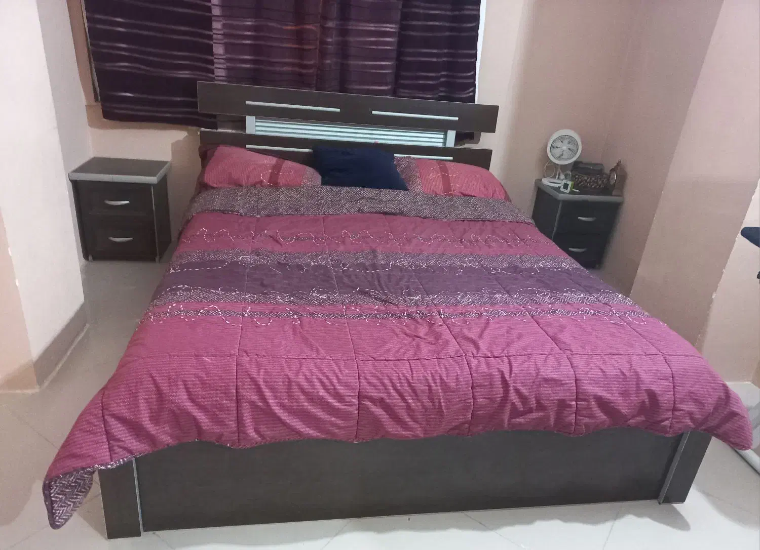 تخت و پاتختی و دراور ۴.۵و کمد و آینه ست۱.۵|تخت و سرویس خواب|ابهر, |دیوار