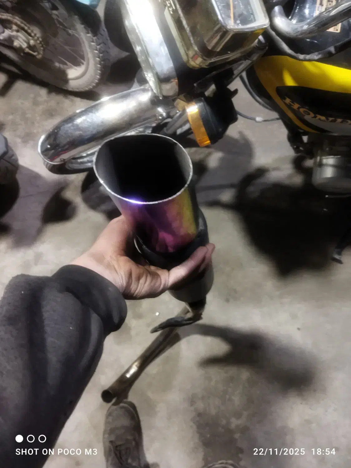 اگزوز موتور قهرمانی|قطعات یدکی و لوازم جانبی|پیر بکران, |دیوار