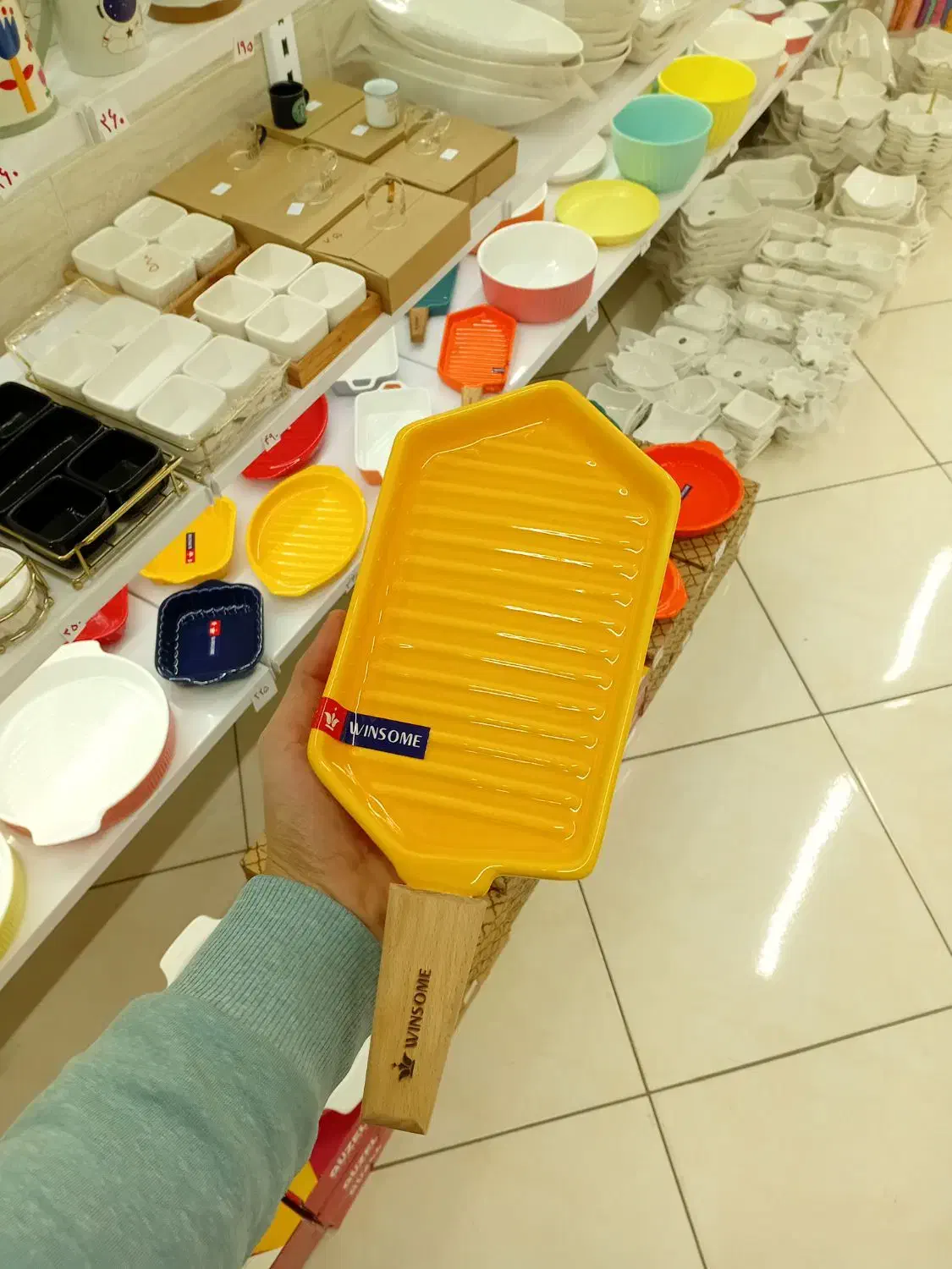 تابه و کاسه رنگی|ظروف پختوپز|ورامین, ورامین|دیوار