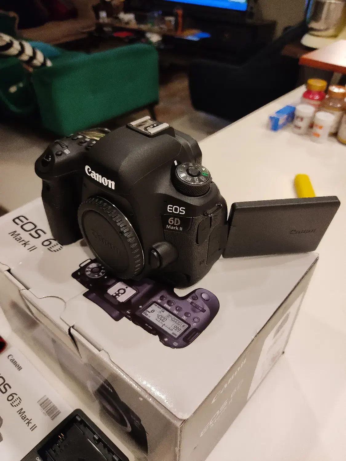 دوربین کانن (Canon 6D Mark II) بهمراه باطری اضافی|دوربین عکاسی و فیلم‌برداری|تهران, تهرانپارس غربی|دیوار