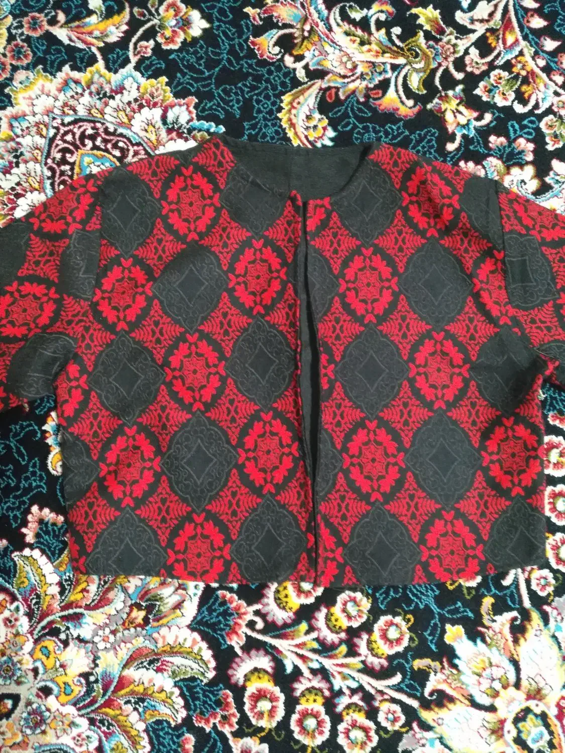 کت یلدایی|لباس|شیراز, پارک کوهستانی بوستان|دیوار