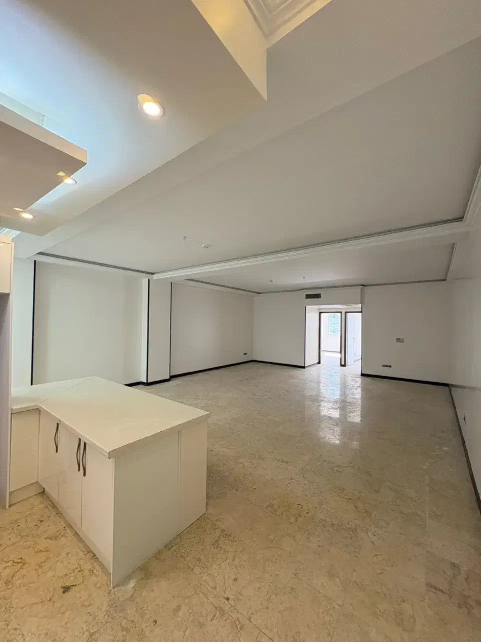 ۱۲۰ متری / ۲ خواب / هروی / لابی شیک