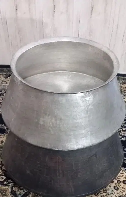 دیگ بزرگ مس|ظروف پختوپز|خلجستان, |دیوار