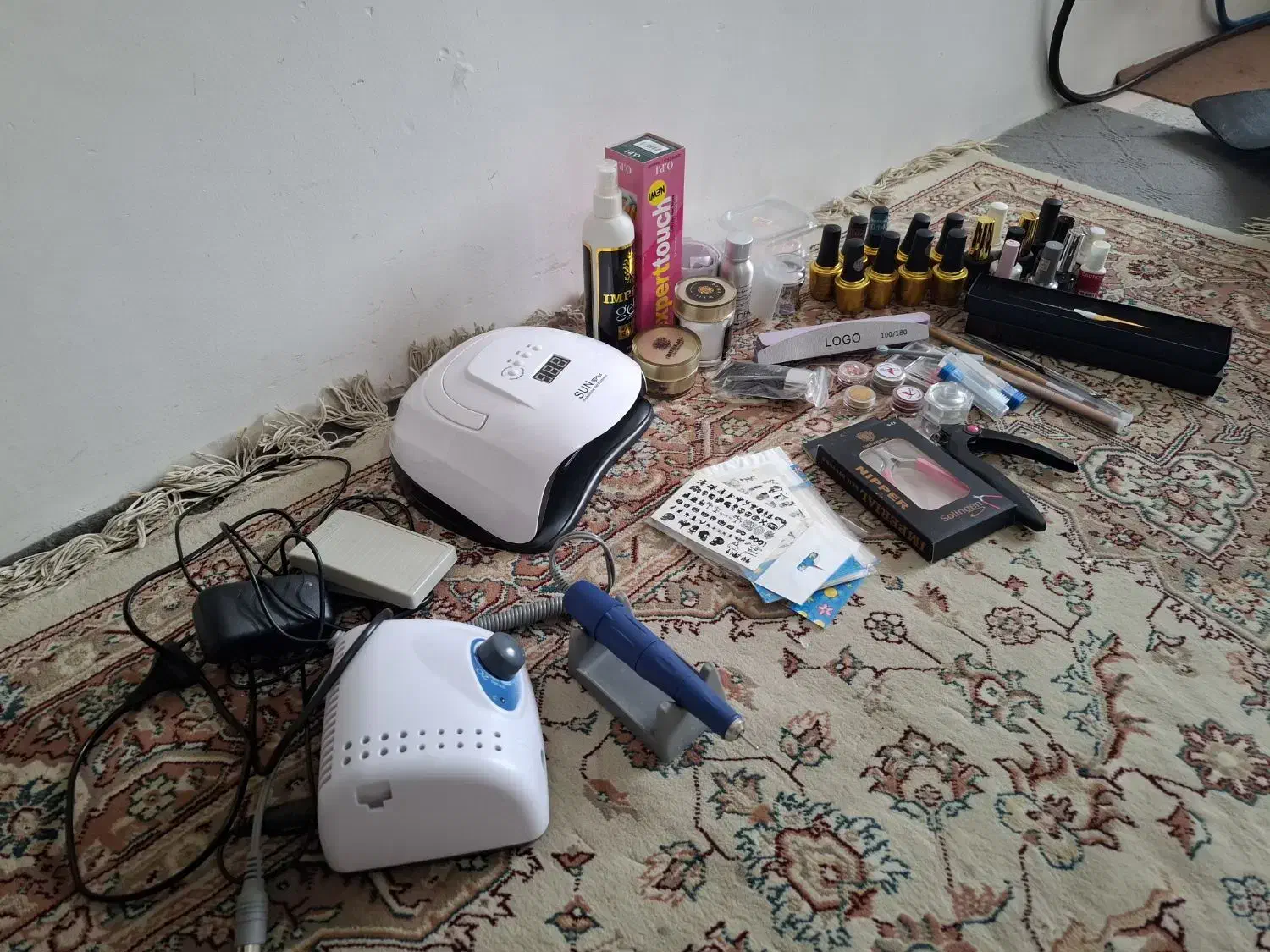 وسایل کاشت ناخن|آرایشگاه و سالن‌های زیبایی|گنبد کاووس, |دیوار