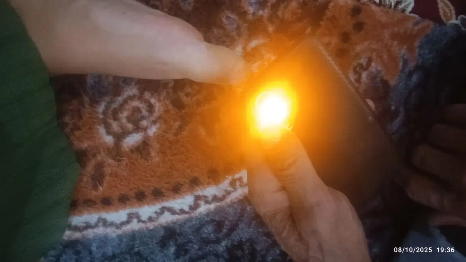 یک سارژر ۱۲۰۰ولت گم کردم|اشیا|خوی, |دیوار