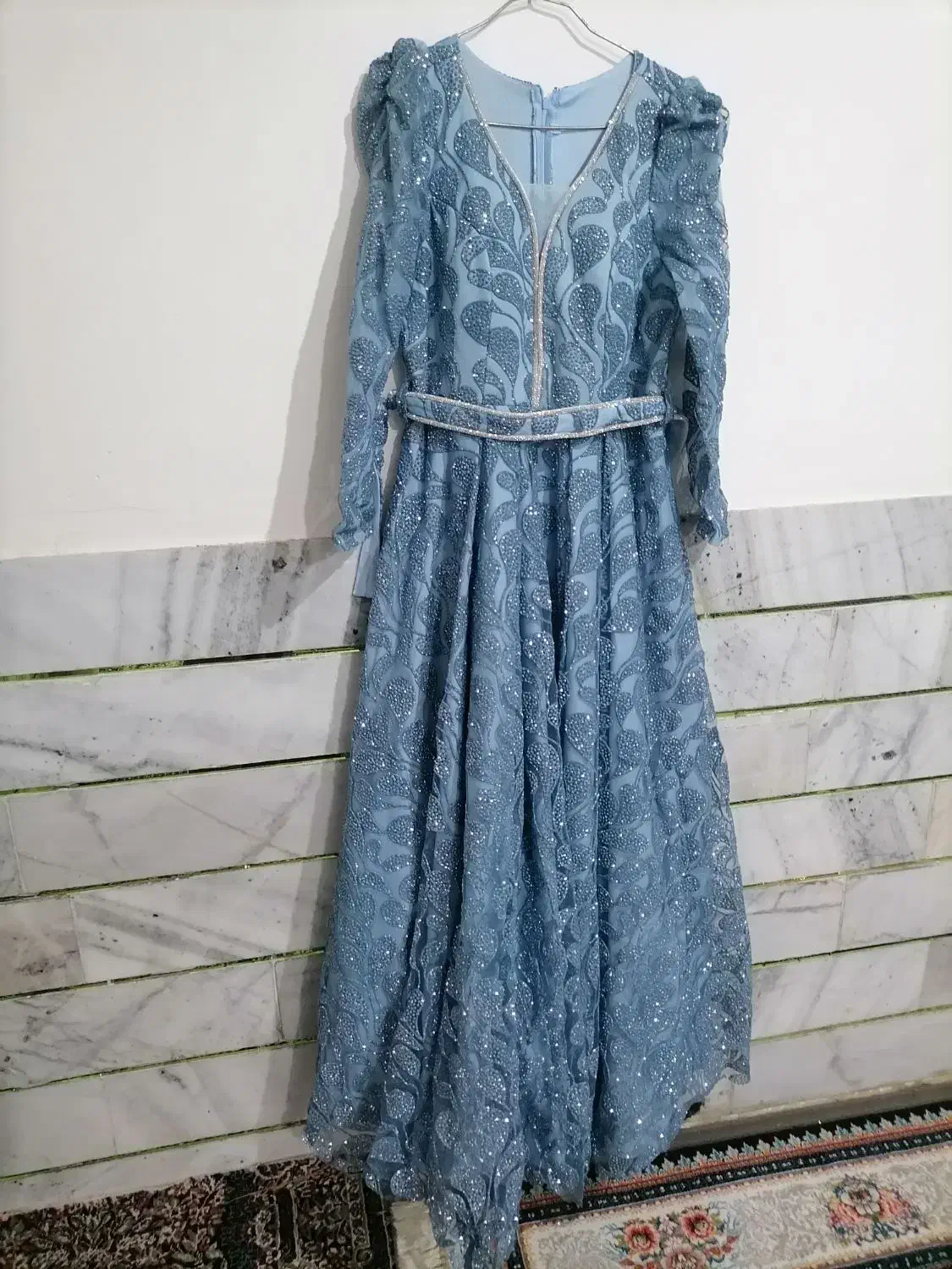 لباس مجلسی|لباس|گالیکش, |دیوار