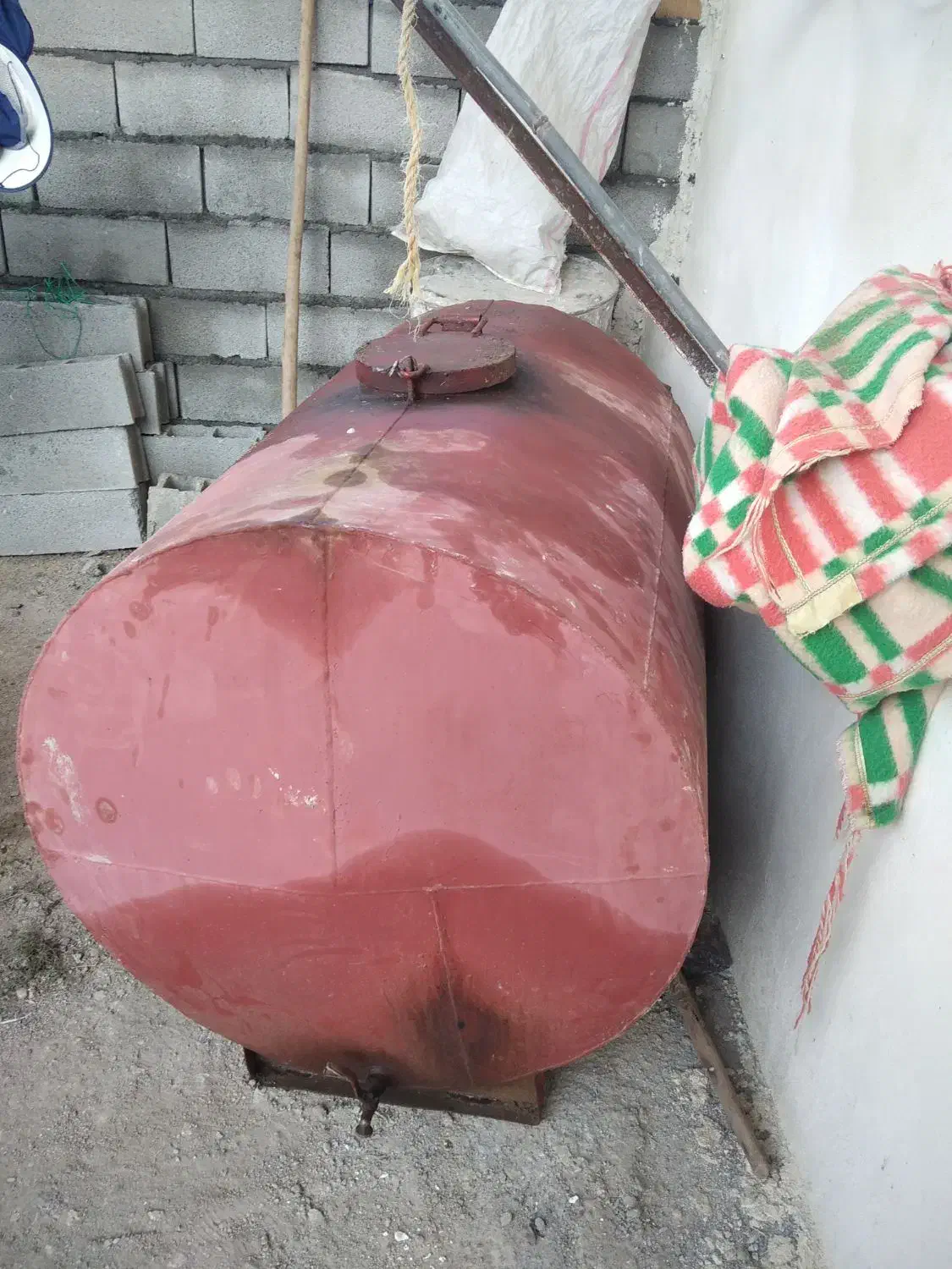 فروش یک تانکر. ۱۰۰۰لیتری جای نفت|مصالح و تجهیزات ساختمان|دالاهو, |دیوار