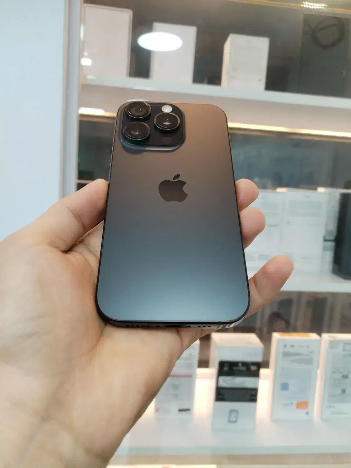 گوشی‌ اپل iphone 16 pro 256 zaa پک اصلی رجیستر شده|موبایل|شیراز, فخرآباد (دروازه کازرون)|دیوار
