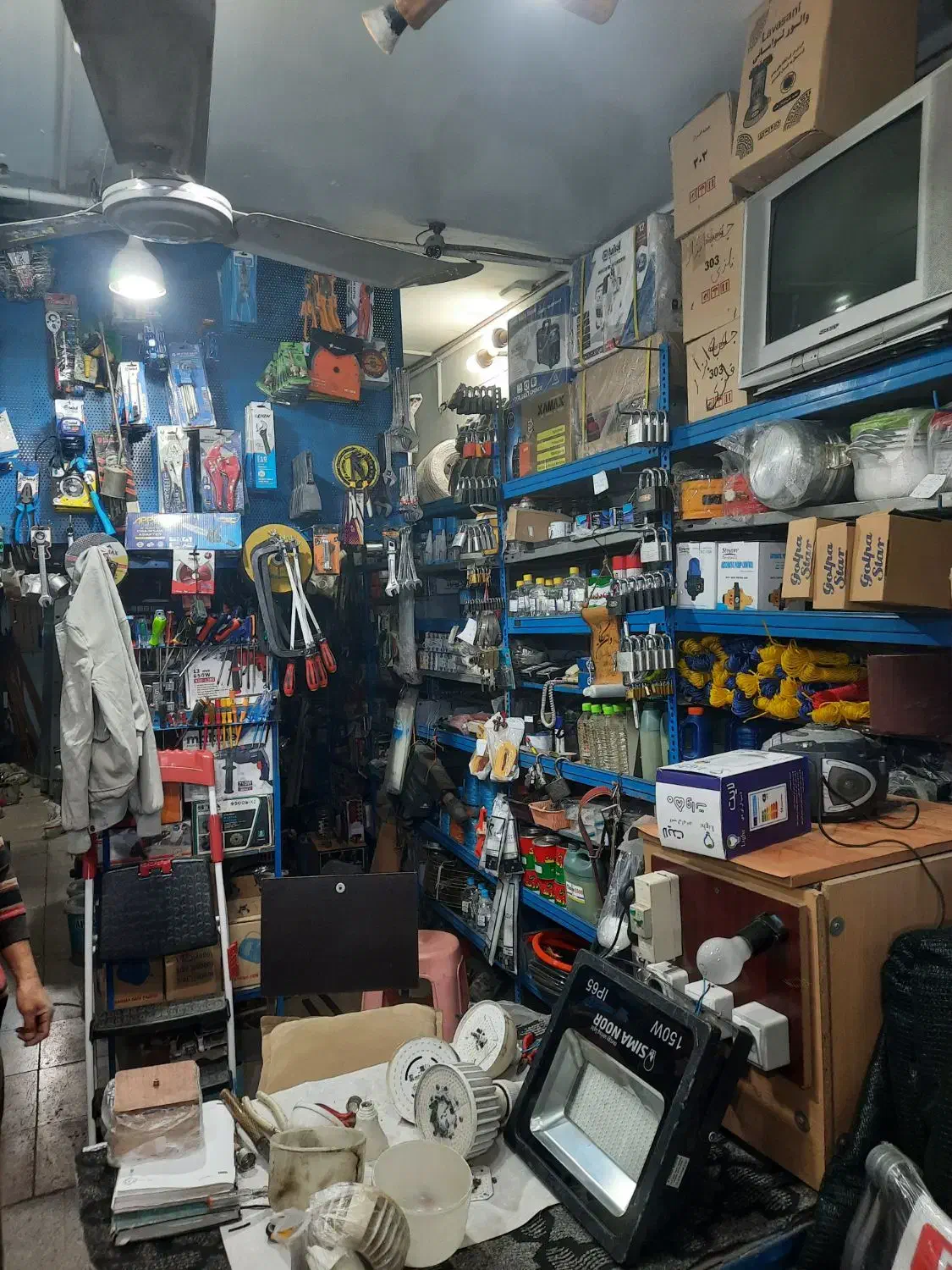 تعمیر انواع لامپ های کم مصرف و انواع دینام ها|خدمات پیشه و مهارت|پاکدشت, پاکدشت (مامازند)|دیوار