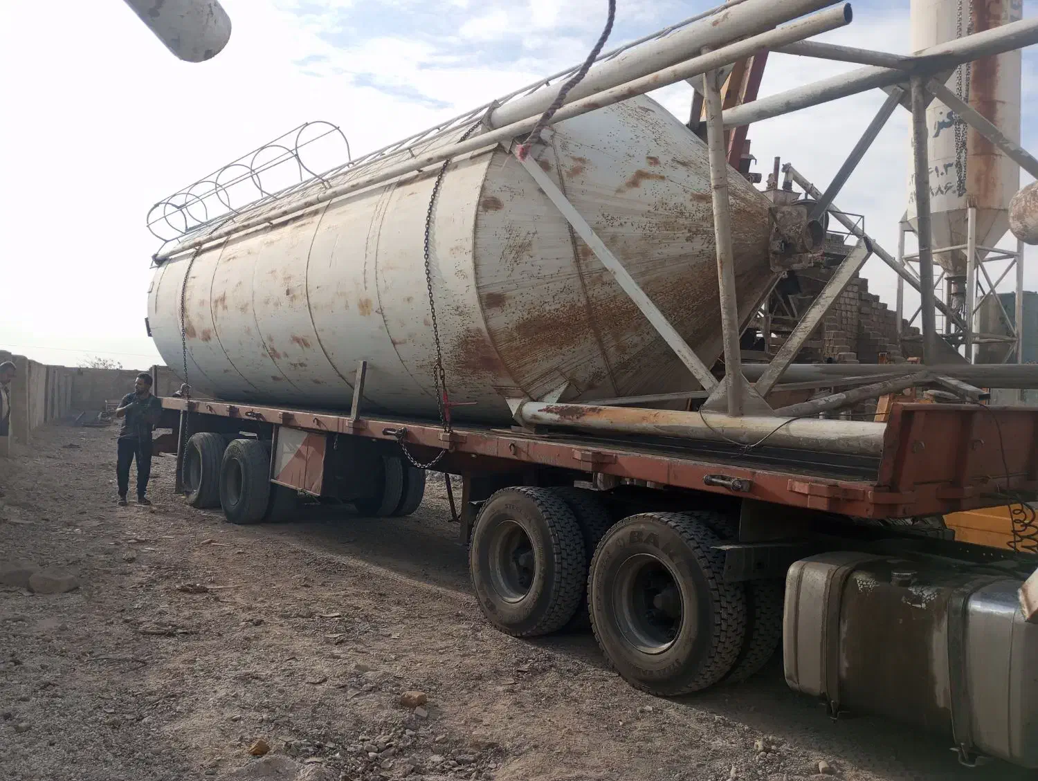 خریدفروش سیلوی سیمان  سیلوسیمان مخازن|ماشین‌آلات صنعتی|تهران, آذری|دیوار